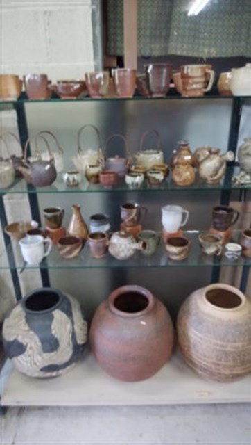 金槌窯 花瓶（台付き） 金槌窯 花瓶（台付き）